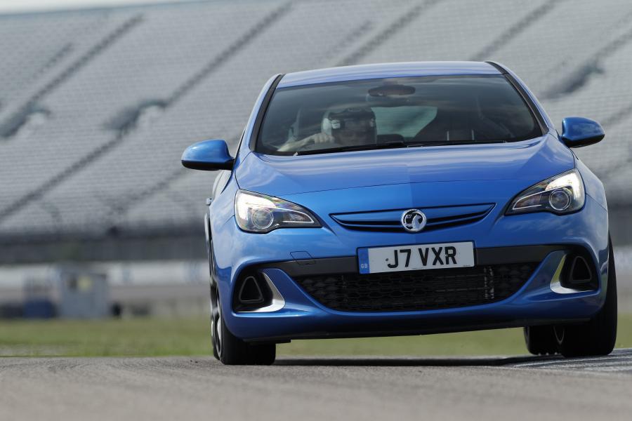  Vauxhall Astra VXR 2012 года  (фото 61 из 274)